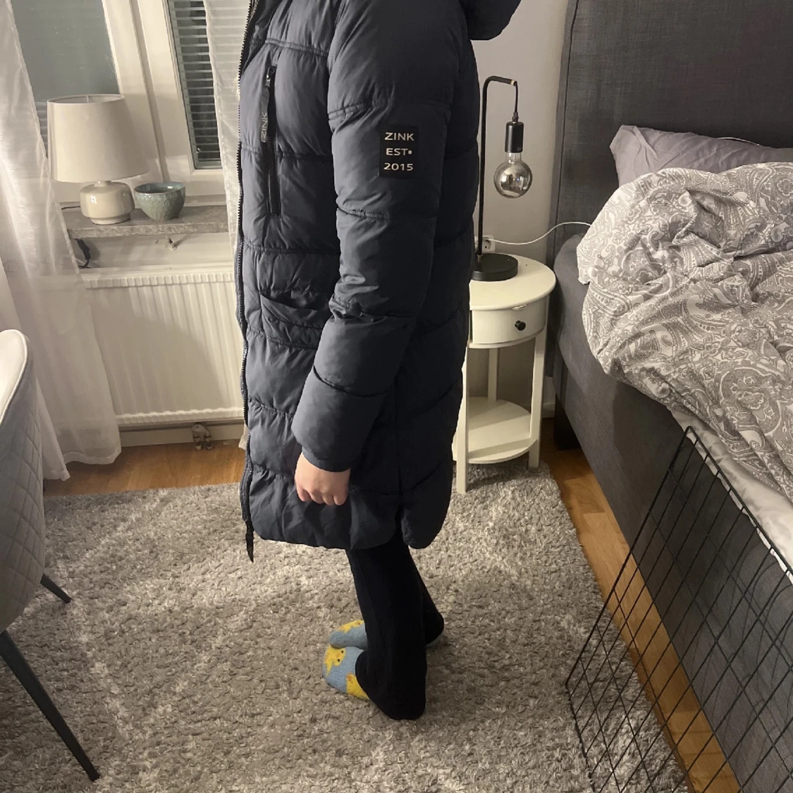 Mörkblå dunjacka med huva - 91