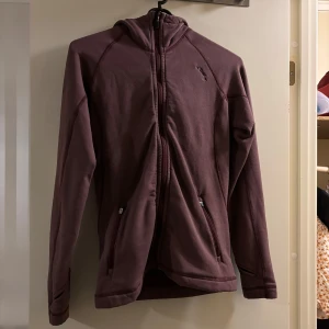Lundhags tröja - Lila lundhagströja. Nästintill oanvänd. Köpare står för frakt ❤️