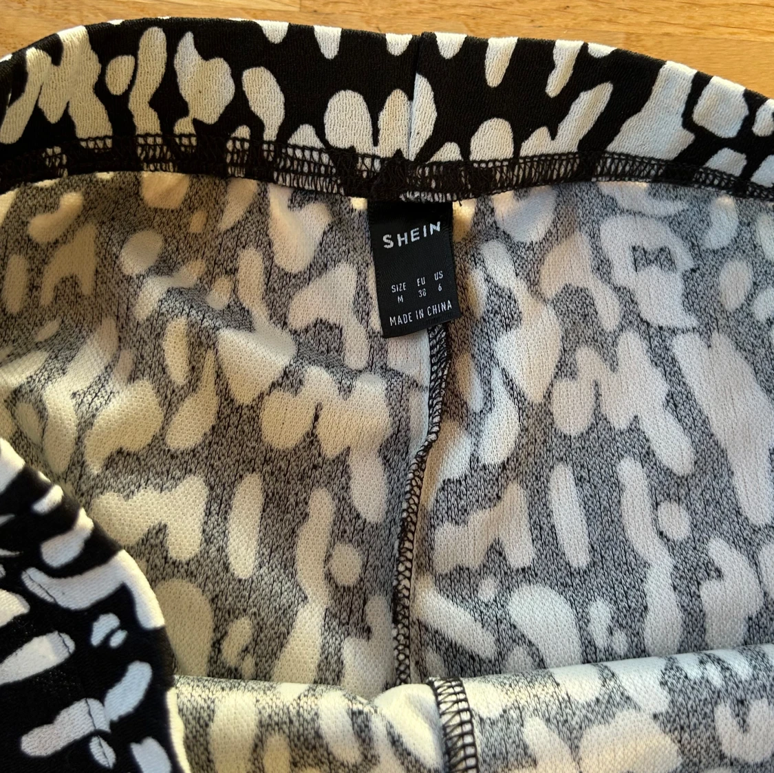 Svartvita mönstrade byxor Shein - 91