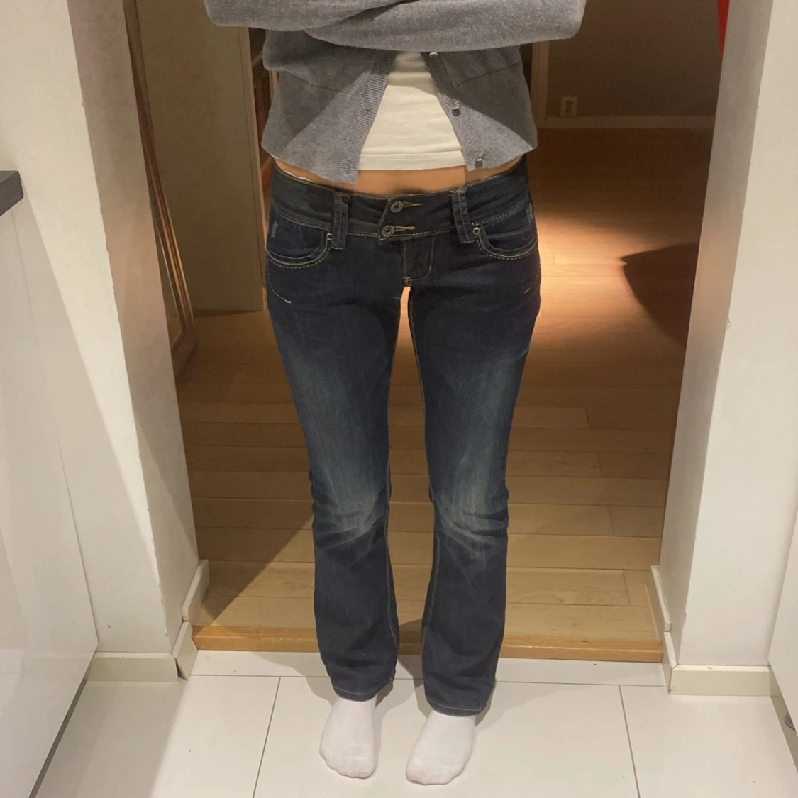 Lågmidjade bootcut jeans från M.O.D