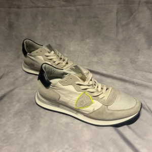 Phillippe Model trainers - | Riktigt snygga phillippe model trainers | Storlek 41 | mycket bra skick | Pris 999 |