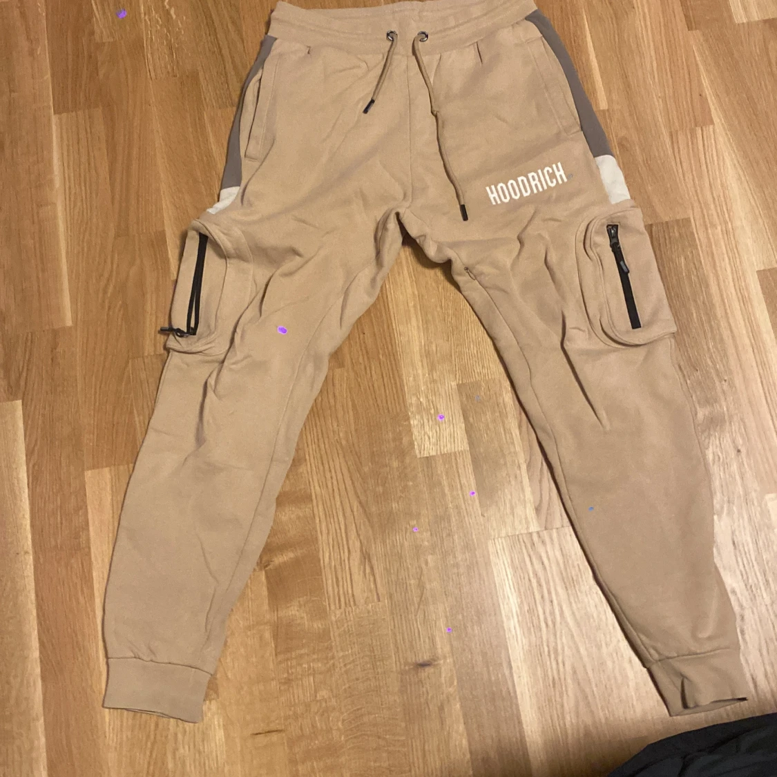 Beige och brun hoodie från Hoodrich - 93