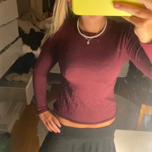 Stickad tröja - Tunn stickad tröja i storlek S💕