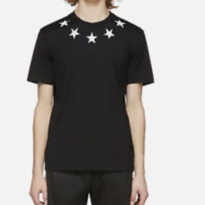 Givenchy Distressed Vintage Stars T-Shirt  - Strl XXL  Gott skick!   Inköpt 2023 ( 4500kr) 