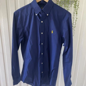 Polo skjorta herr - Mycket gott skick storlek small herr 