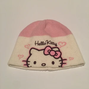 Hello Kitty Mössa - Köpte på second hand men har aldrig använt den
