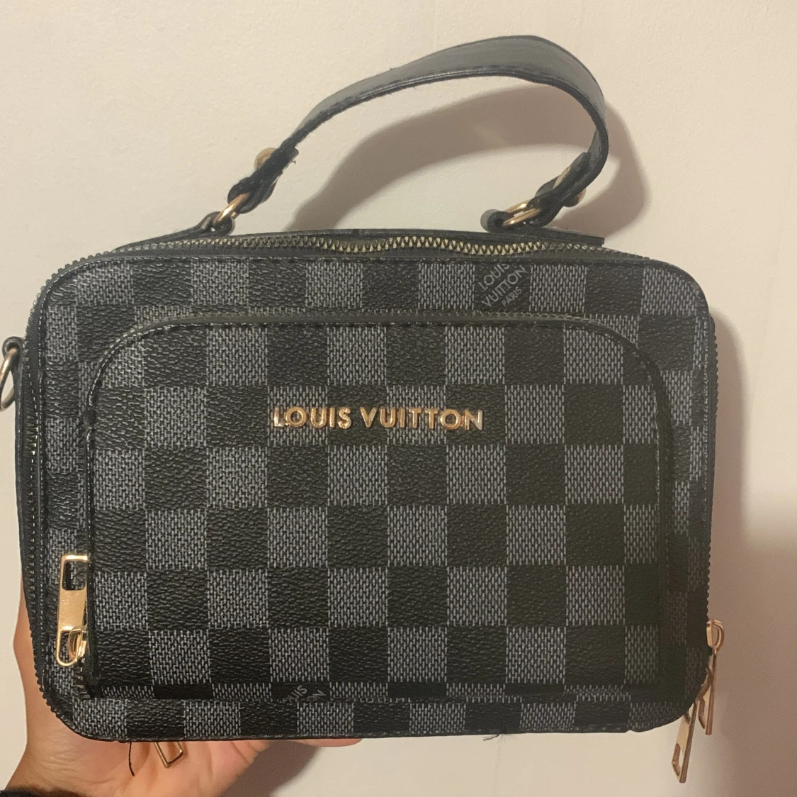 Otroligt fin väska, prisk kan diskuteras :)