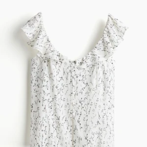 Volang topp - Topp från H&M. Storlek xs.