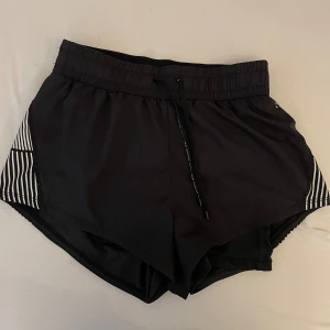 Träningsshorts  - Träningsshorts från H&M