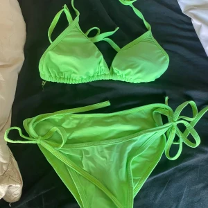 Bikini  - Fin bikini i nyskick, knappast använd. Överdelen har inlägg men går att ta ut💕