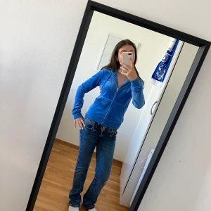Juicy couture  - Riktigt juicy couture, färg blå, bra skick men ganska använd, storlek Xs.