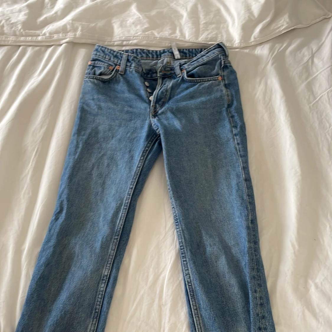 Blå jeans från Weekday - 90