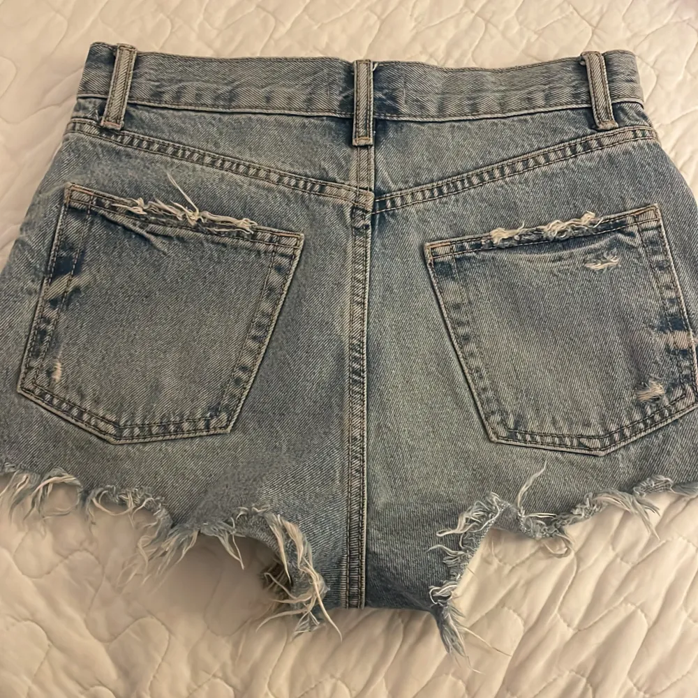 Super snygga shorts från zara. Säljer då de inte kommer till användning längre. Shorts.