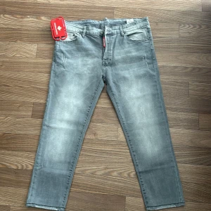 Dsquared 2 byxor  - Skick: Brs  Helt ny 