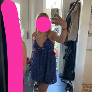 Mörkblå klänning - Superfin klänning som är använd en gång💕💕 