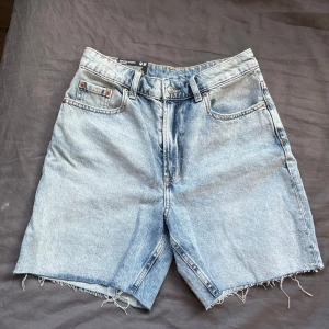 Helt nya shorts💫 - Aldrig provat på,  Säljs för fel stolek