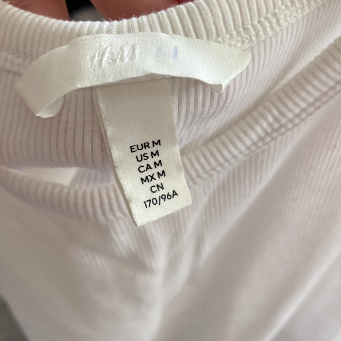 Vit ribbad linnetopp från H&M - 91
