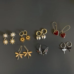 Örhängen - Säljer massa snygga örhängen jag fått av min syrra 💖💖 Sååå fina!!! 150kr per par och sen får man rabatt om man köper alla 7 par ! Kan tyvörr ej säga va typ av material de är på de då ja fick de i present! Box medföljer