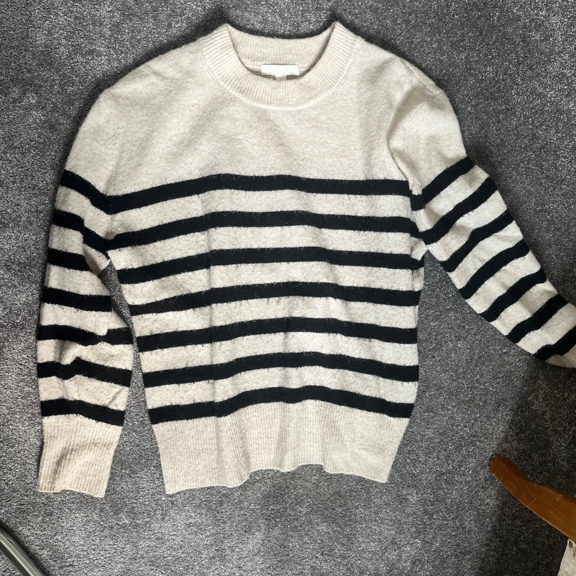 Randig stickad tröja