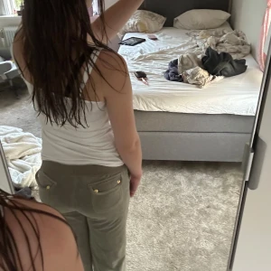 Classic velour Del Rey pant Thyme juicy couture  - Gröna juicy byxor är 164 och det är Xs använd inte jätte mycket 