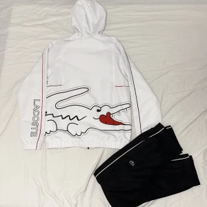 Lacoste Tracksuit  - Lacoste Tracksuit för 1899, bra skick storlek S, priset går att ändras!