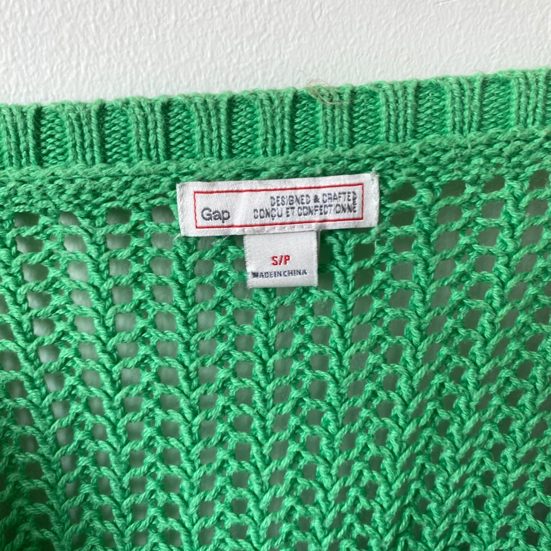 Grön stickad tröja från Gap - 92