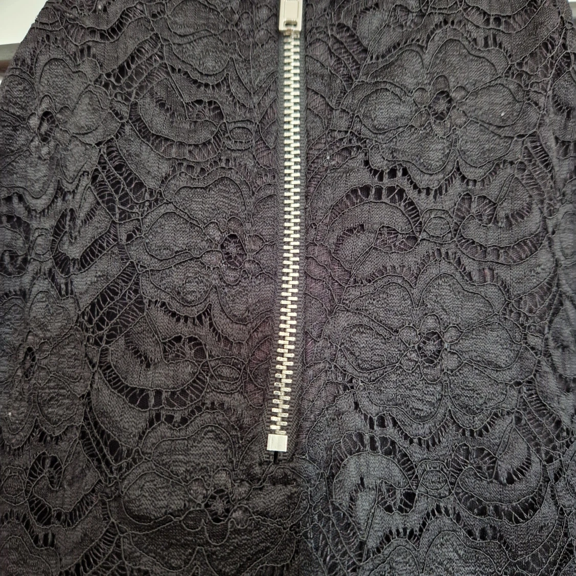 Svart spetstopp - 90