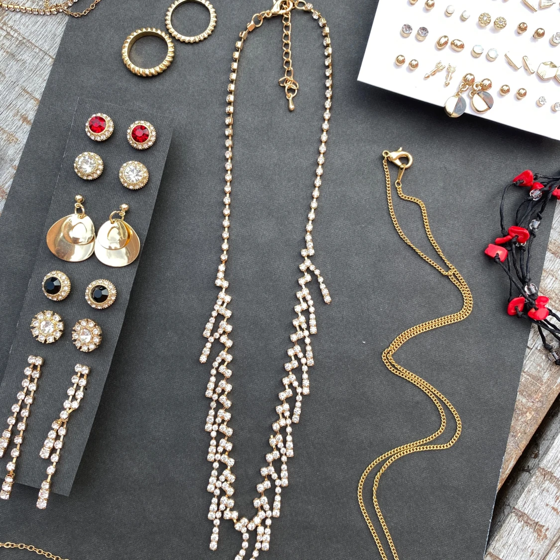 Samling av smycken ALTT INGÅR DU FÅR ALLT PÅ BILDEN - 92