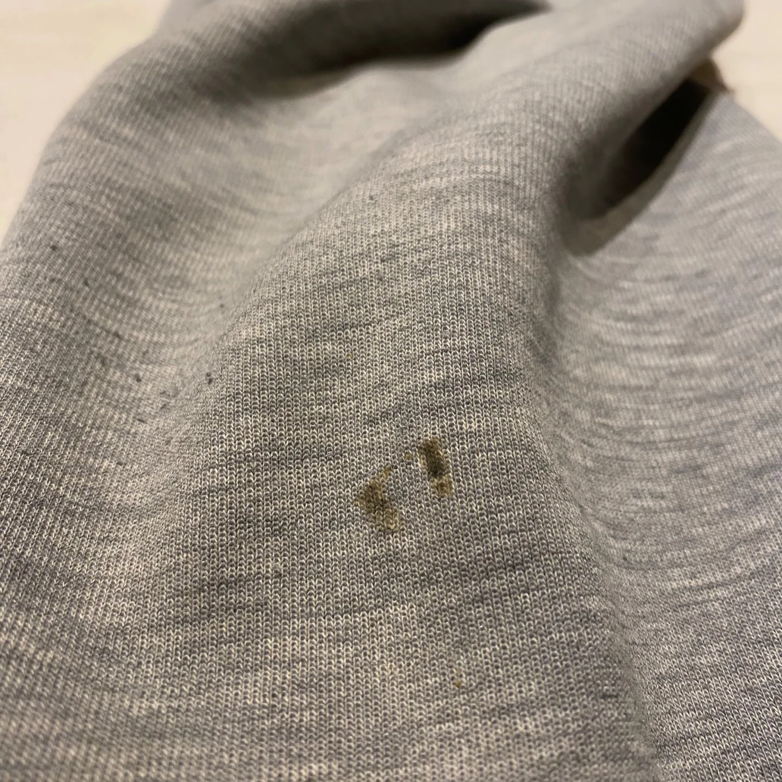 Grå tech fleece  - 93