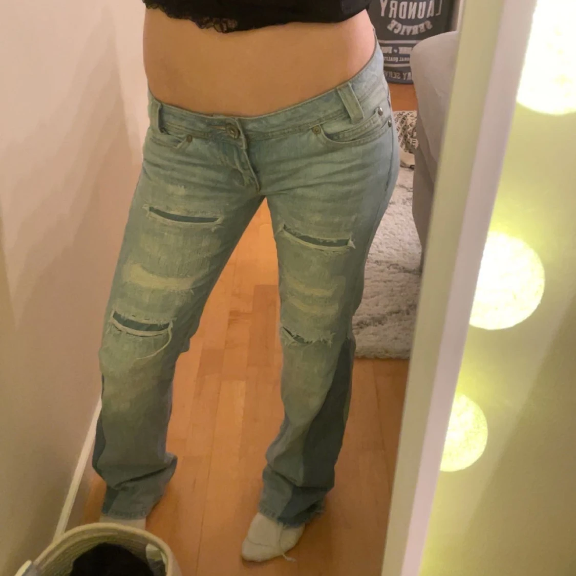 Ljusblå Lågmidjade jeans med slitningar - 91