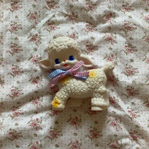 Lamm lamb Leksak / prydnad  - Lamm plastleksak, bra skick 