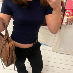 Kortärmad stickadtröja - Kortärmad stickadtröja! Använd 1 gång! 💘🌸🌟