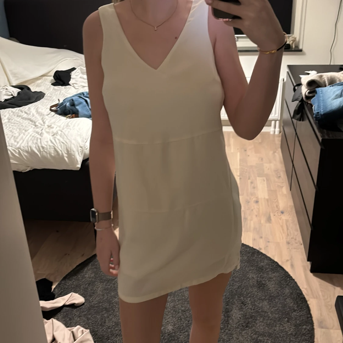 Champagnefärgad klänning från Kout Edition