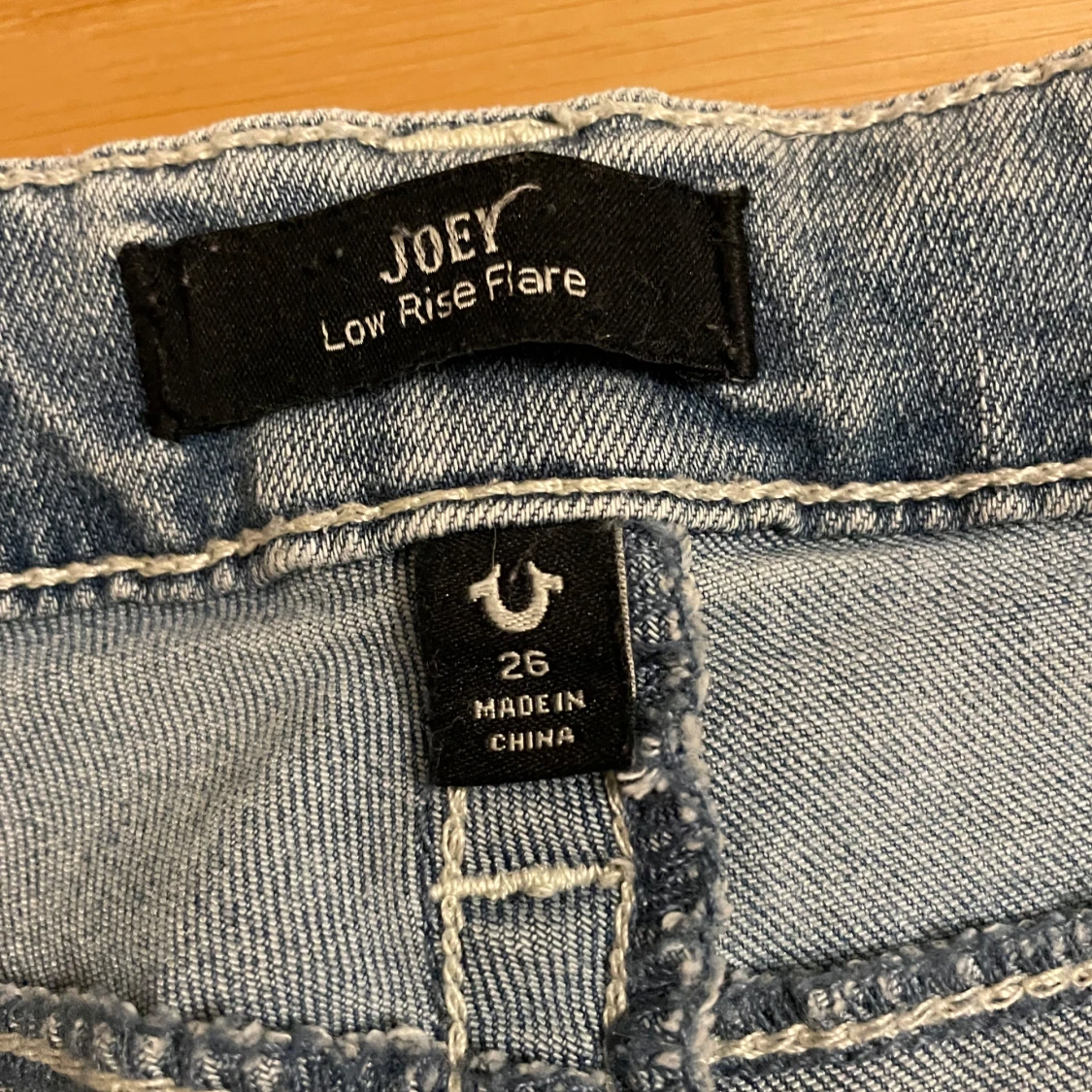Blå jeans från true religion i modellen joey - 92