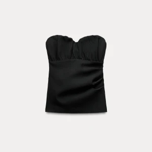 Bandautopp med veck från Zara  - Säljer denna slutsålda bandau topp från Zara, endast testad med prislapp kvar!💗