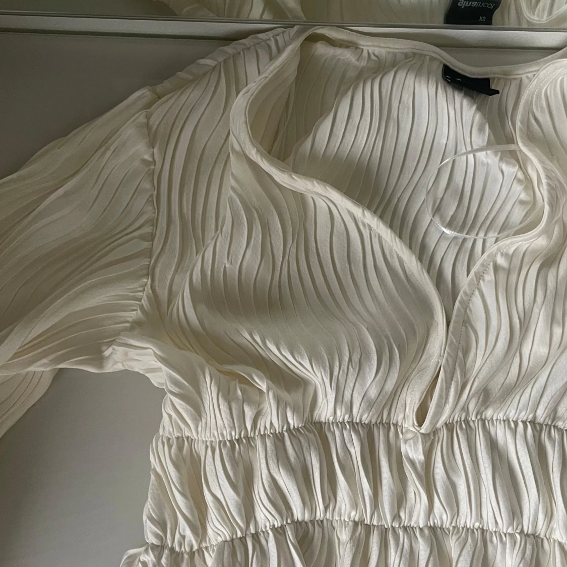 Vit blus från Gina Tricot - 91