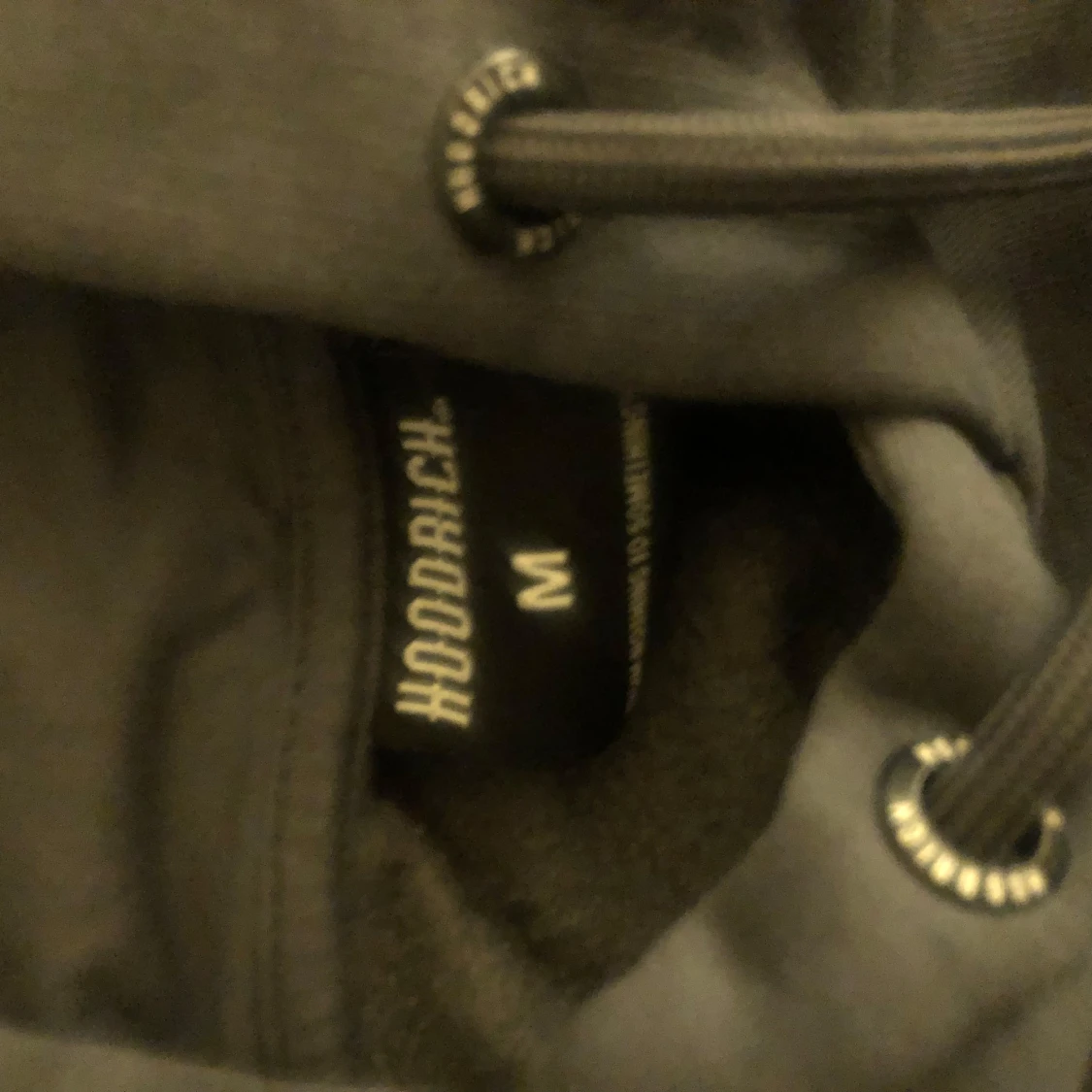 Grå hoodie från Hoodrich - 1