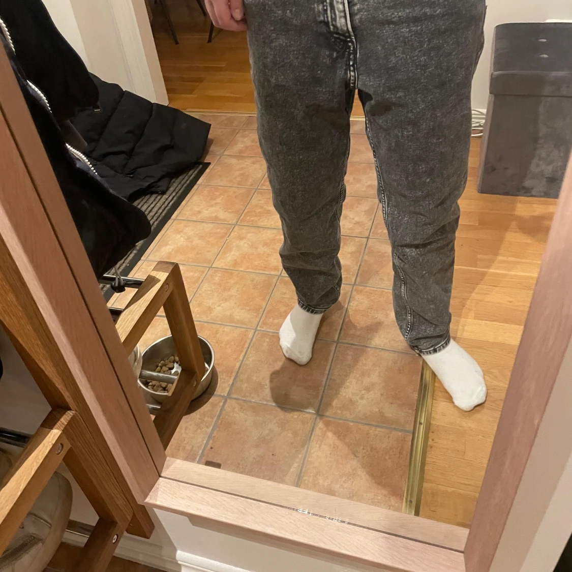 Grå jeans från H&M - 90