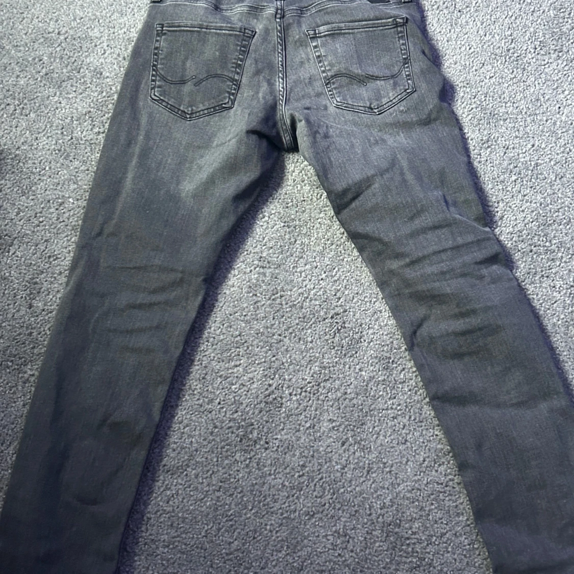 Grå jeans från Jack & Jones - 90