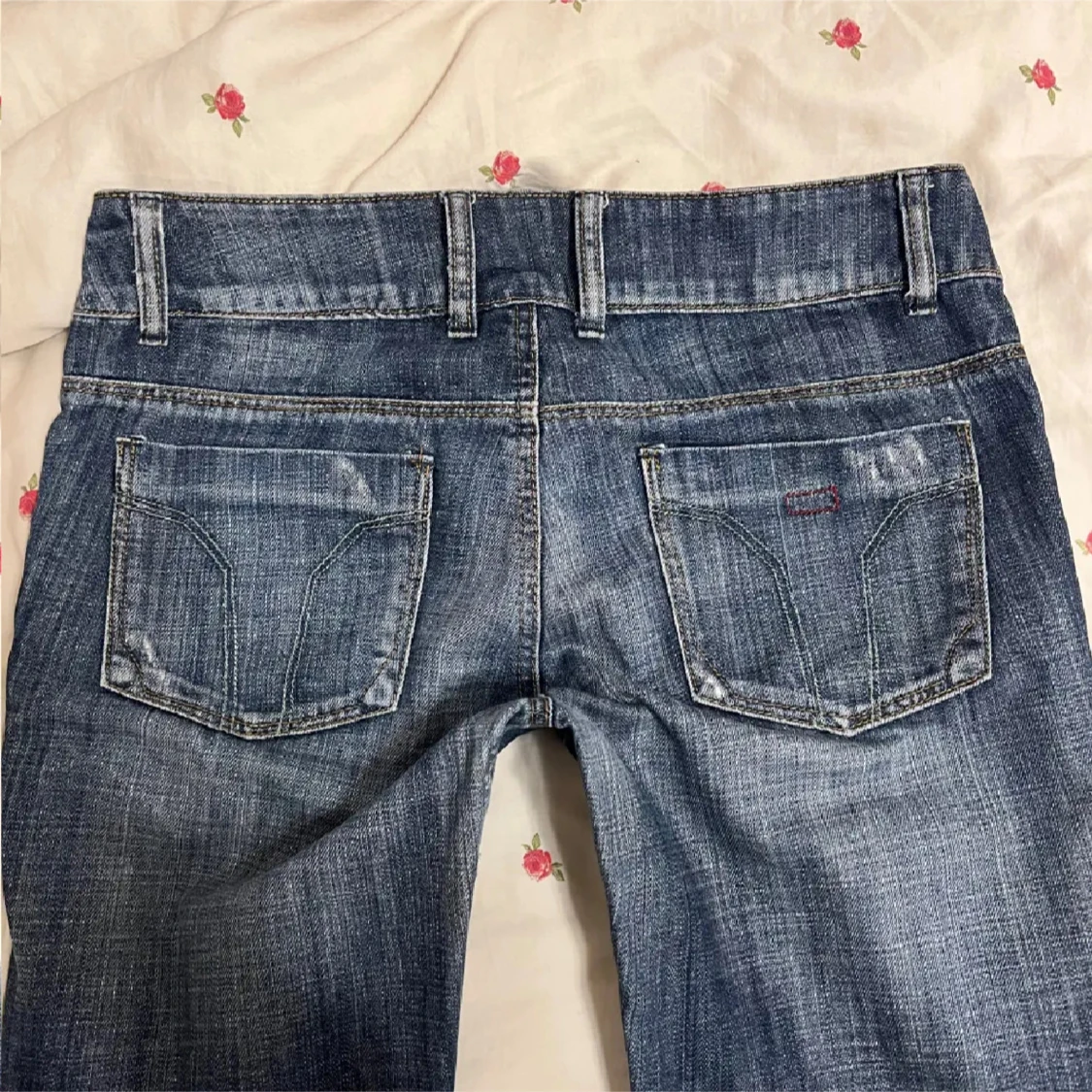 Blå lågmidjade jeans  - 92