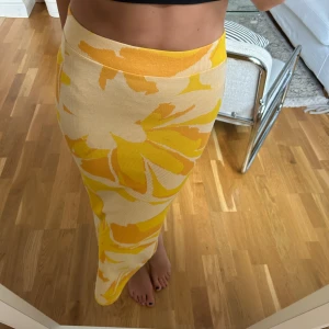 Kjol Zara - Supersnygg kjol från Zara🤍🌸 Liten i storleken