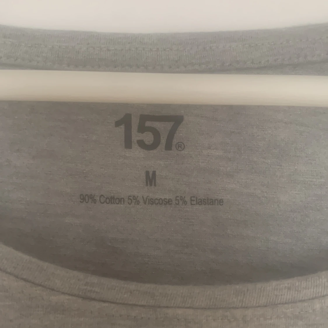 En skön grå långärmad tröja - 90