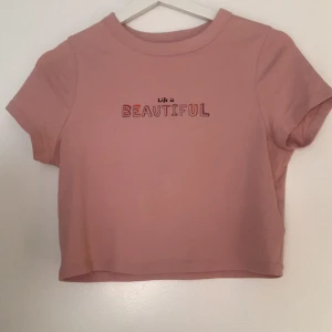 Rosa topp  - Skön rosa topp från cotton:on i storlek s. 