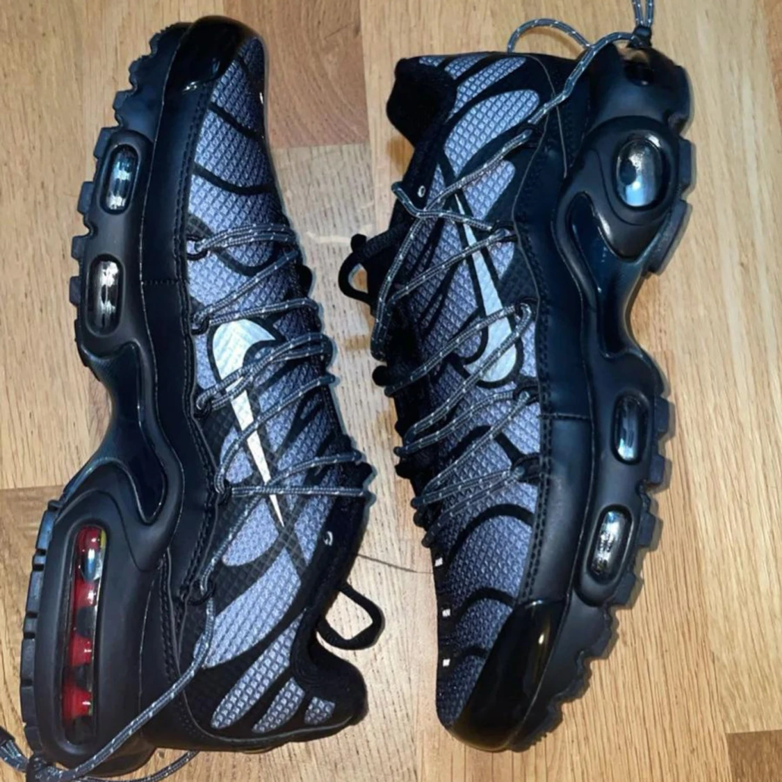 Svarta och grå Nike sneakers - 92