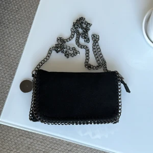 Väska  - Säljer en jätte fin väska använd sparsamt.