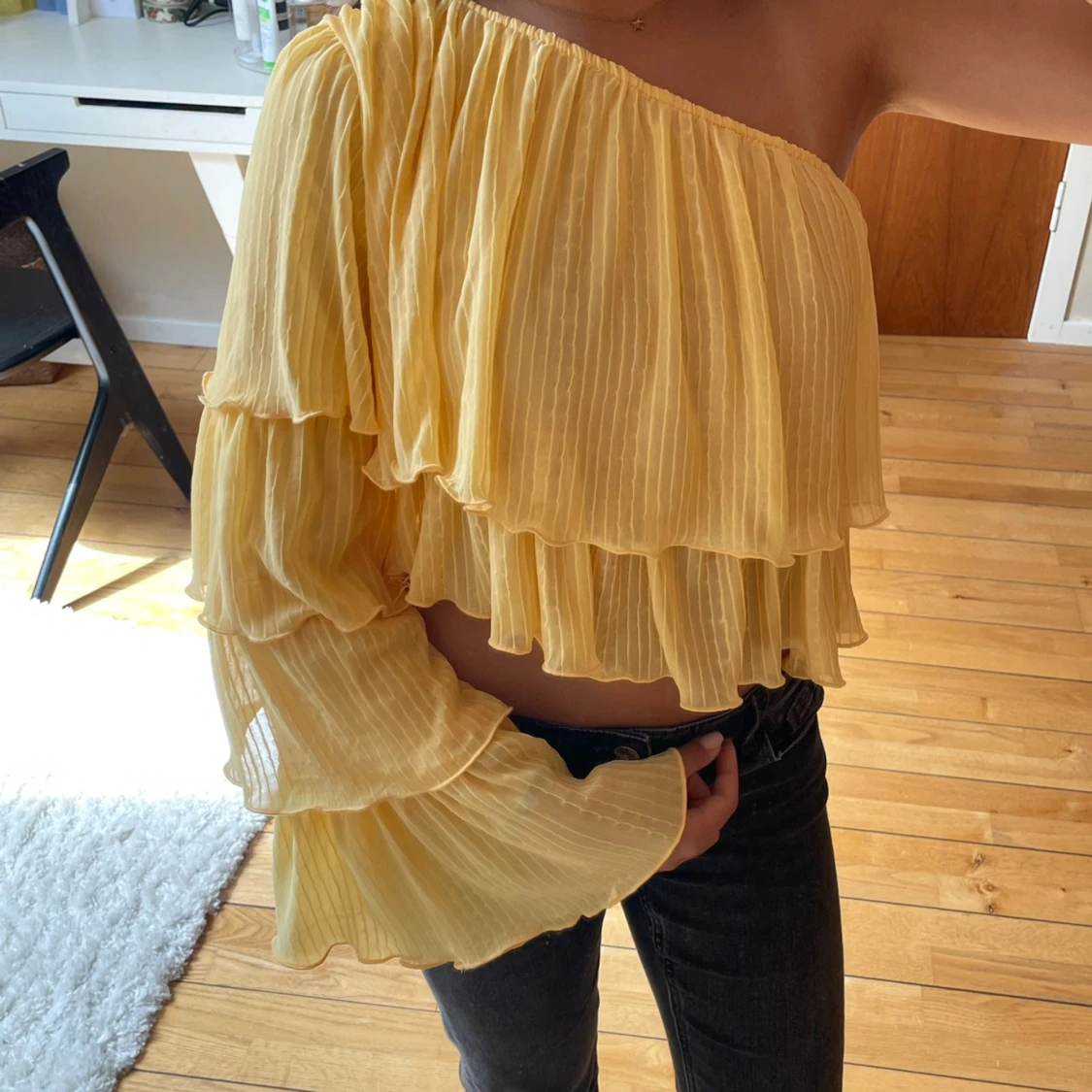 One shoulder volangtopp - 91