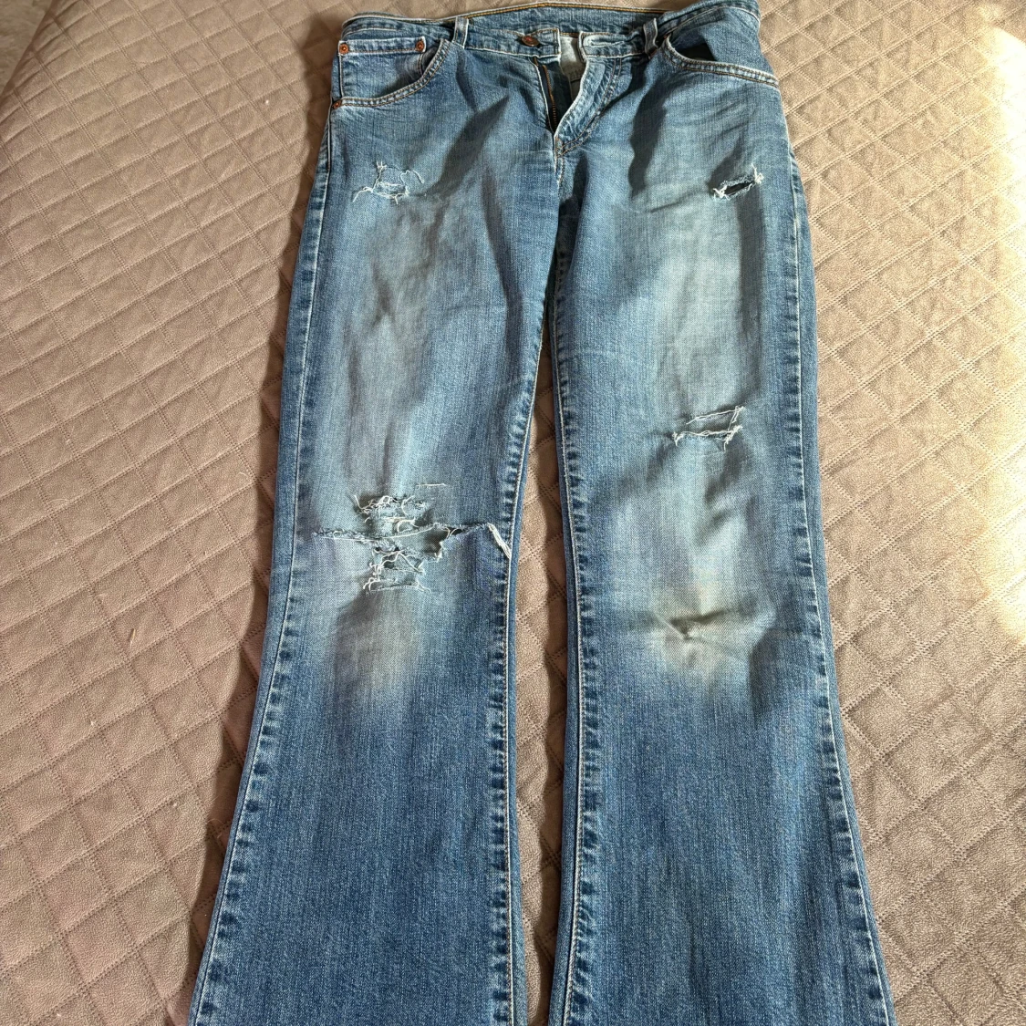 Levis low waisted jeans