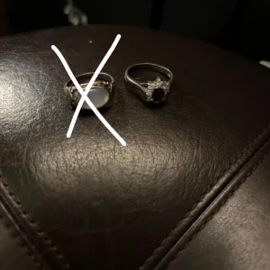 Två fina ringar - Två jätte fina ringar i braskick, 15kr/st