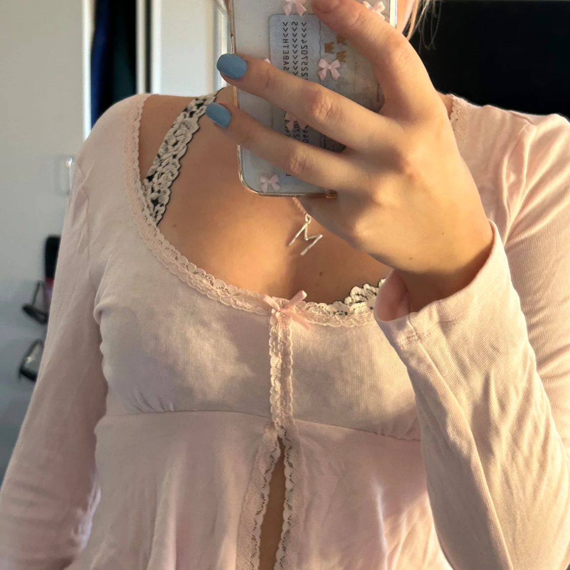 slutsåld topp från gina