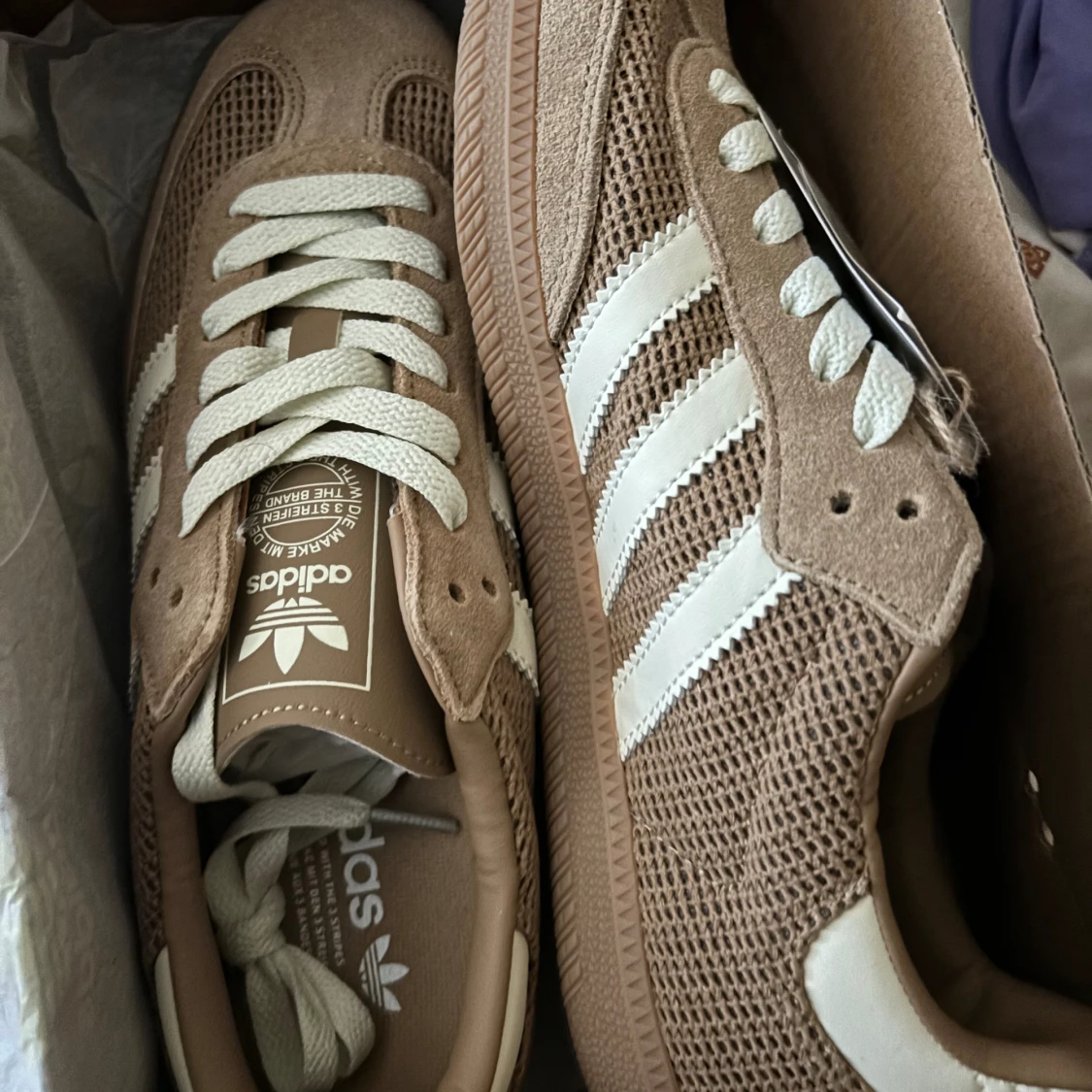 Adidas sambas cardboard (helt nya)